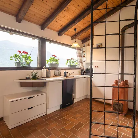 Cozy Holiday In Italian Lakes Lombardy With Garden Tatil Evi